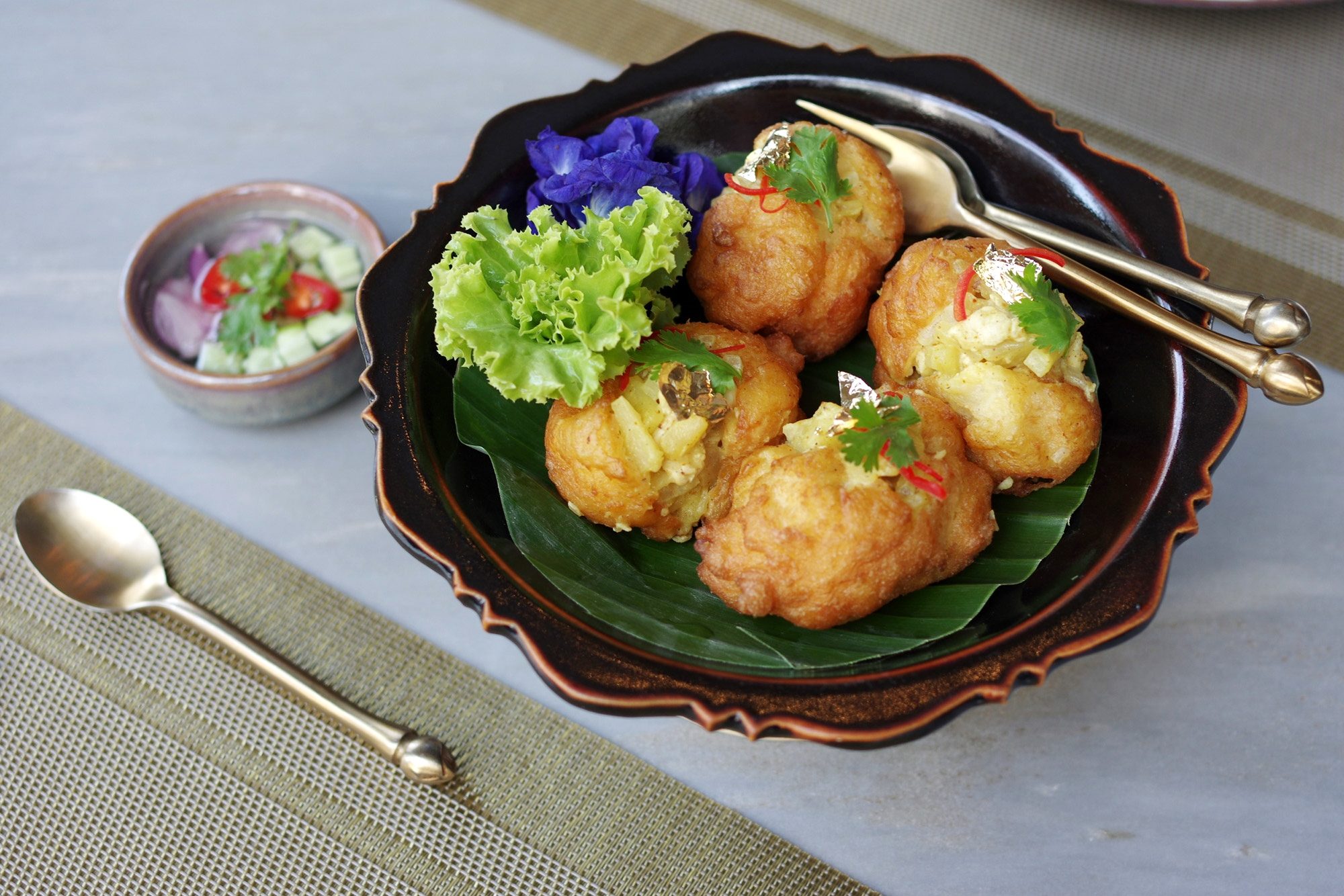 ทองพลุไส้ไก่ - มติชนอคาเดมี่